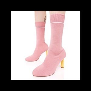 🆕 Cape Robbin || “Dneuce” Soft Rose Sock Boots